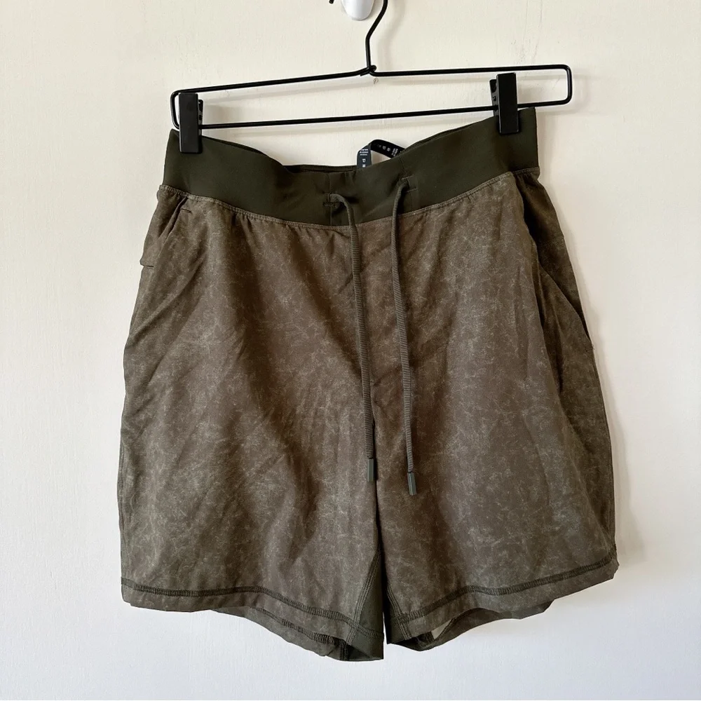 Lululemon Shorts Size S - Picture 1 of 3